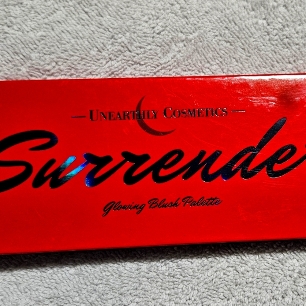Earthly Cosmetics surrender blush pallet
